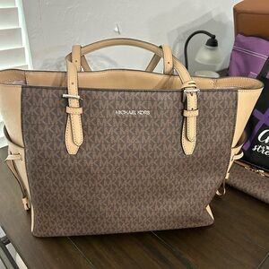 Michael Kors Tote